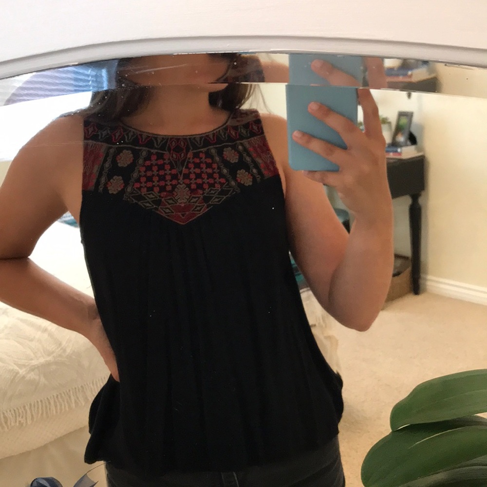 Forever 21 top red embroidery stitched detailed top morracan feel - Picture 4 of 4